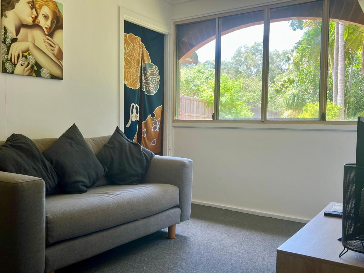 Jikinerita Homestay Nelly Bay Buitenkant foto